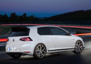 Volkswagen-Golf_GTI_Clubsport_2016_1024x768_wallpaper_0c